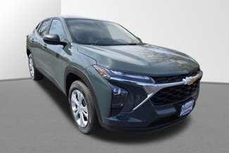 New 2025 Chevrolet Trax LS image 1