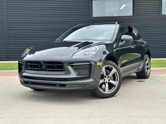 Used 2024 Porsche Macan image 1