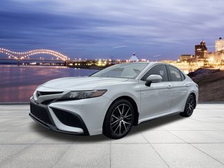 Used 2022 Toyota Camry SE image 1