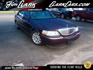 Used 2006 Lincoln Town Car Executive L image 1