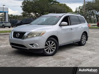 Used 2013 Nissan Pathfinder SV image 1