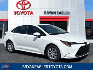 Used 2025 Toyota Corolla LE image 1