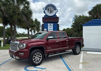 Used 2017 GMC Sierra 1500 Denali image 1