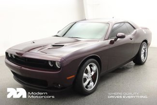Used 2022 Dodge Challenger SXT w/ Plus Package image 1