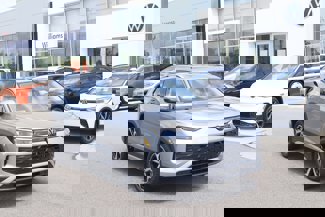 New 2025 Volkswagen Tiguan SE image 1