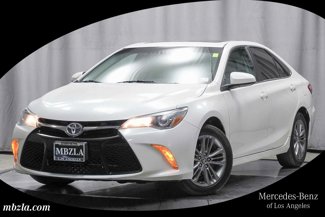 Used 2017 Toyota Camry SE image 1