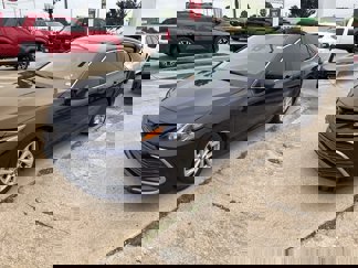 Used 2021 Toyota Camry LE image 1