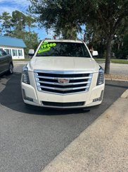 Used 2015 Cadillac Escalade Luxury image 1