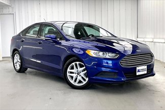 Used 2016 Ford Fusion SE image 1