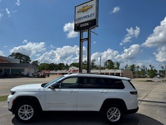 Used 2023 Jeep Grand Cherokee L Laredo image 1
