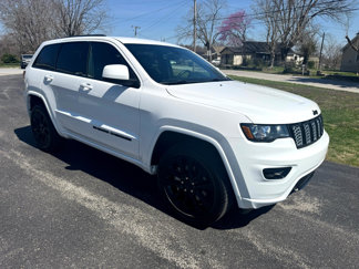 Used 2022 Jeep Grand Cherokee Laredo X image 1