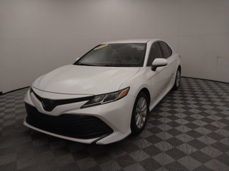Used 2020 Toyota Camry LE image 1