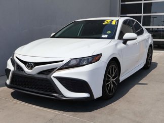 Used 2021 Toyota Camry SE image 1