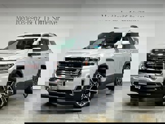 Used 2020 GMC Acadia SLT w/ Driver Alert Package II image 1