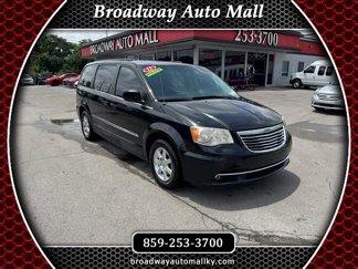 Used 2013 Chrysler Town & Country Touring image 1