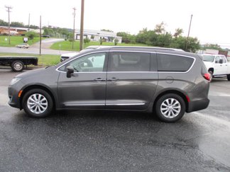Used 2019 Chrysler Pacifica Touring-L image 1