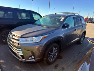 Used 2019 Toyota Highlander XLE image 1