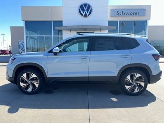 New 2025 Volkswagen Taos SE image 1