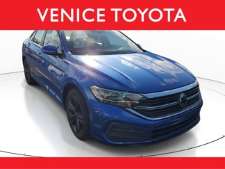 Used 2023 Volkswagen Jetta SE image 1