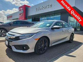 Used 2018 Honda Civic Touring image 1