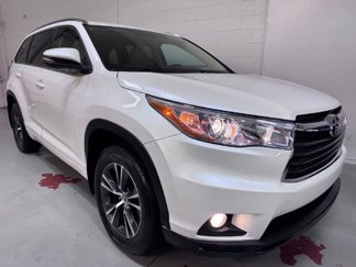 Used 2016 Toyota Highlander XLE image 1