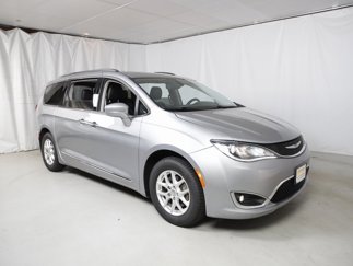 Used 2020 Chrysler Pacifica Touring-L image 1
