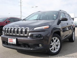 Used 2018 Jeep Cherokee Latitude Plus w/ Cold Weather Group image 1