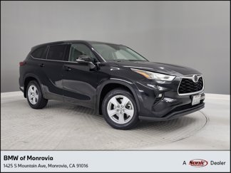 Used 2020 Toyota Highlander LE image 1