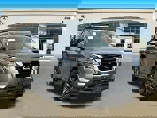 Used 2022 Nissan Pathfinder SV image 1
