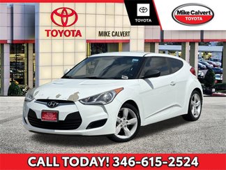 Used 2015 Hyundai Veloster image 1