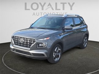 Used 2024 Hyundai Venue SEL image 1
