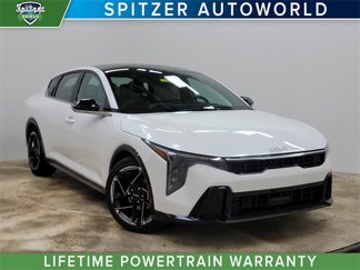 New 2025 Kia K4 GT-Line image 1