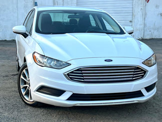 Used 2017 Ford Fusion SE w/ Fusion SE Technology Package image 1