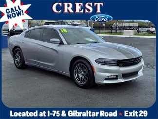 Used 2015 Dodge Charger SXT image 1