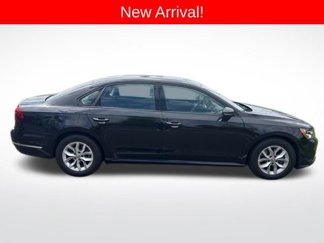 Used 2018 Volkswagen Passat 2.0T S w/ Driver Assistance Package image 1