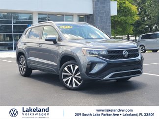 Used 2024 Volkswagen Taos SE image 1
