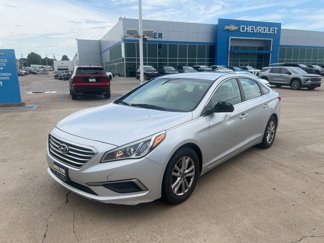 Used 2017 Hyundai Sonata SE w/ Cargo Package image 1