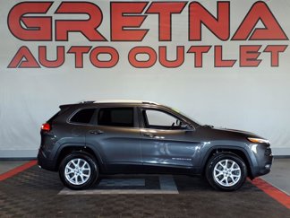 Used 2016 Jeep Cherokee Latitude image 1