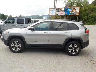 Used 2016 Jeep Cherokee Trailhawk image 1