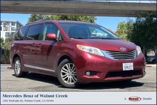 Used 2013 Toyota Sienna XLE image 1