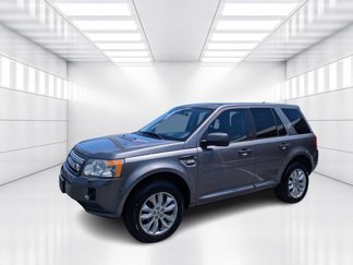 Used 2011 Land Rover LR2 HSE image 1