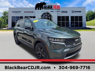 Used 2023 Kia Sorento S image 1