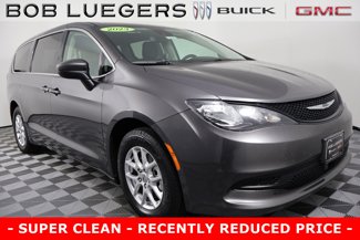 Used 2023 Chrysler Voyager LX image 1