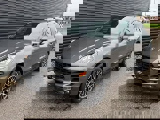 Certified 2018 Porsche Macan Sport Edition image 1