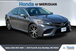 Used 2023 Toyota Camry SE image 1