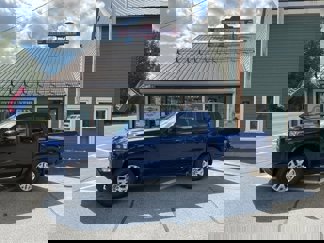 Used 2022 Nissan Frontier SV image 1