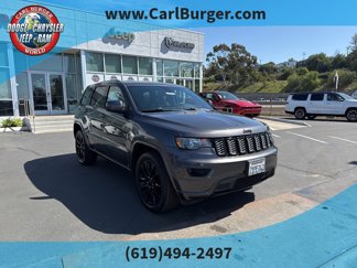 Used 2017 Jeep Grand Cherokee Altitude image 1