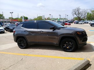 Used 2023 Jeep Compass Altitude w/ Sun and Sound Group image 1