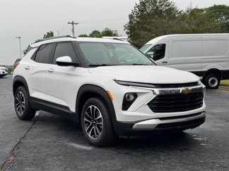 Used 2024 Chevrolet TrailBlazer LT w/ LT Cold Weather Package image 1