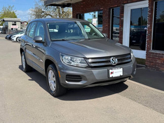 Used 2014 Volkswagen Tiguan S image 1